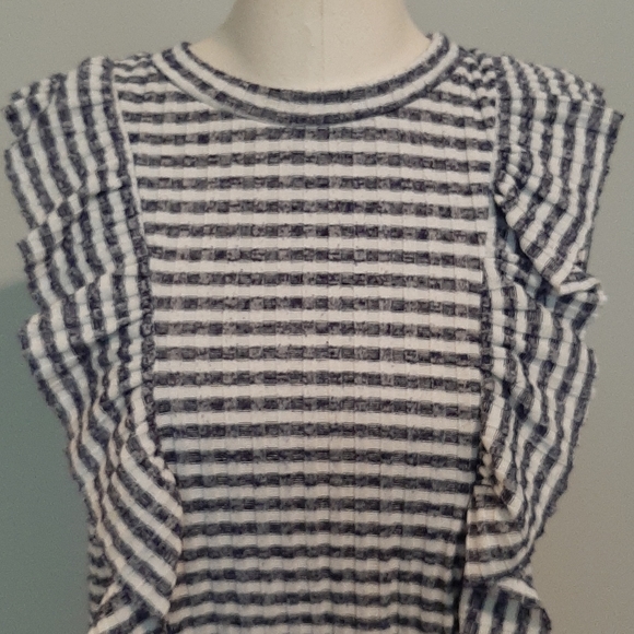 Hazel Haze stripe ruffle top size M - Picture 2 of 2